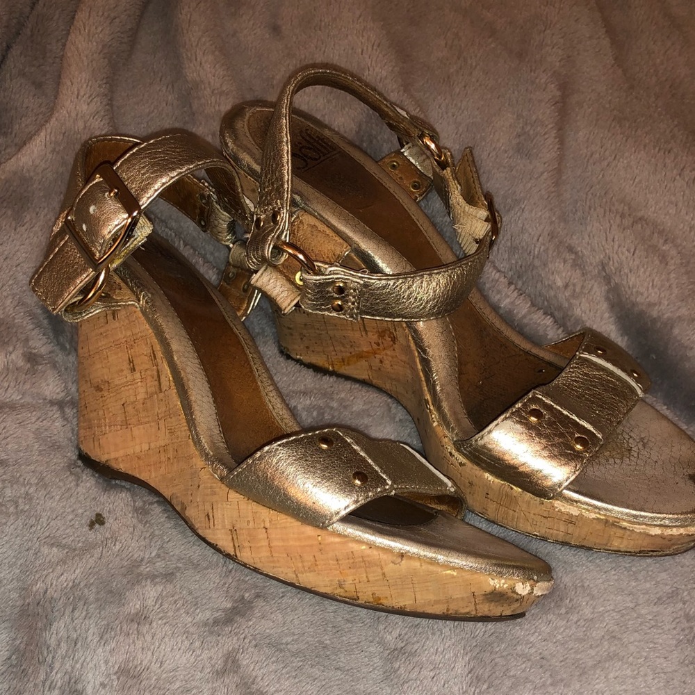 Sofft Golden wedges that are so comfy!!!